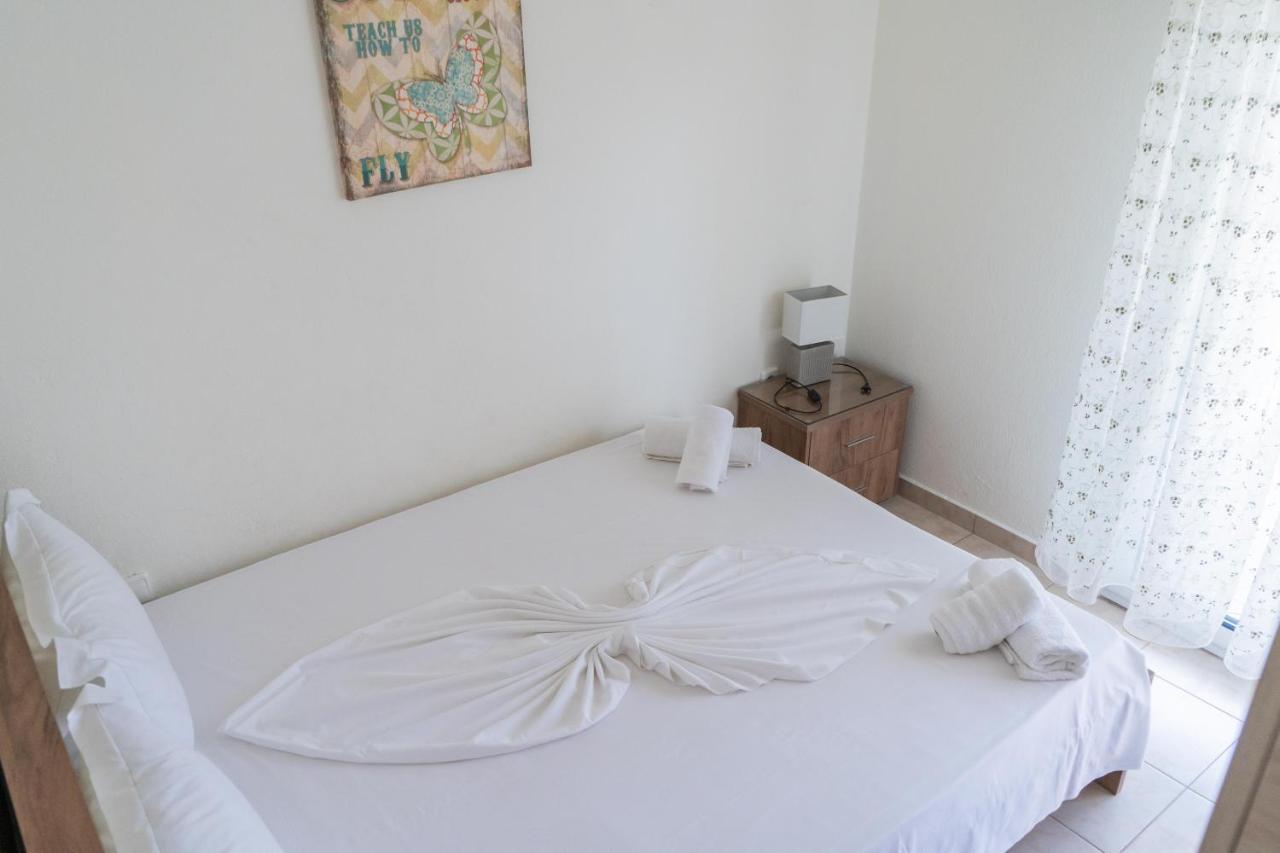 Apartment In Asproválta Eksteriør bilde